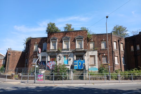 Old Levenshulme Baths on Barlow Road. Image by Six57.