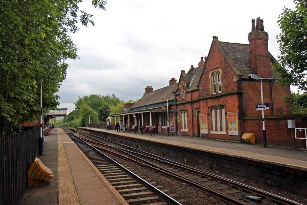 Romiley Railway Station. Image: El Pollock, CC BY-SA 2.0, https://commons.wikimedia.org/w/index.php?curid=40792825